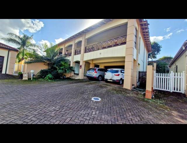 4 BEDROOM TOWNHOUSE FOR SALE IN MANABA BEACH